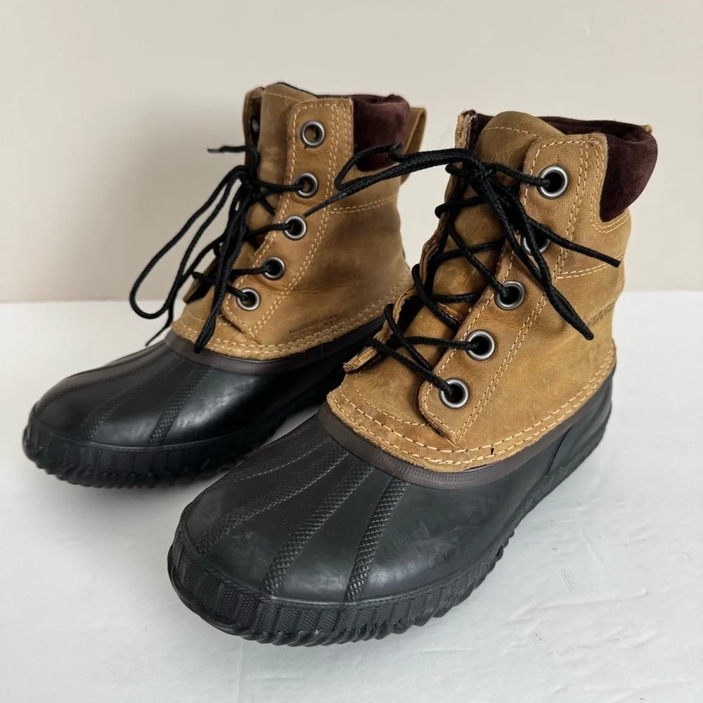 Sorel Cheyenne II Winter Duck Boot Youth size 4 Tan Black Waterproof Snow Rain